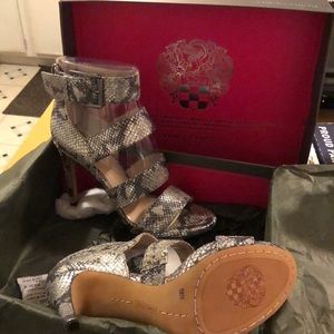 Vince Camuto heels super sexy brand new size 7.5